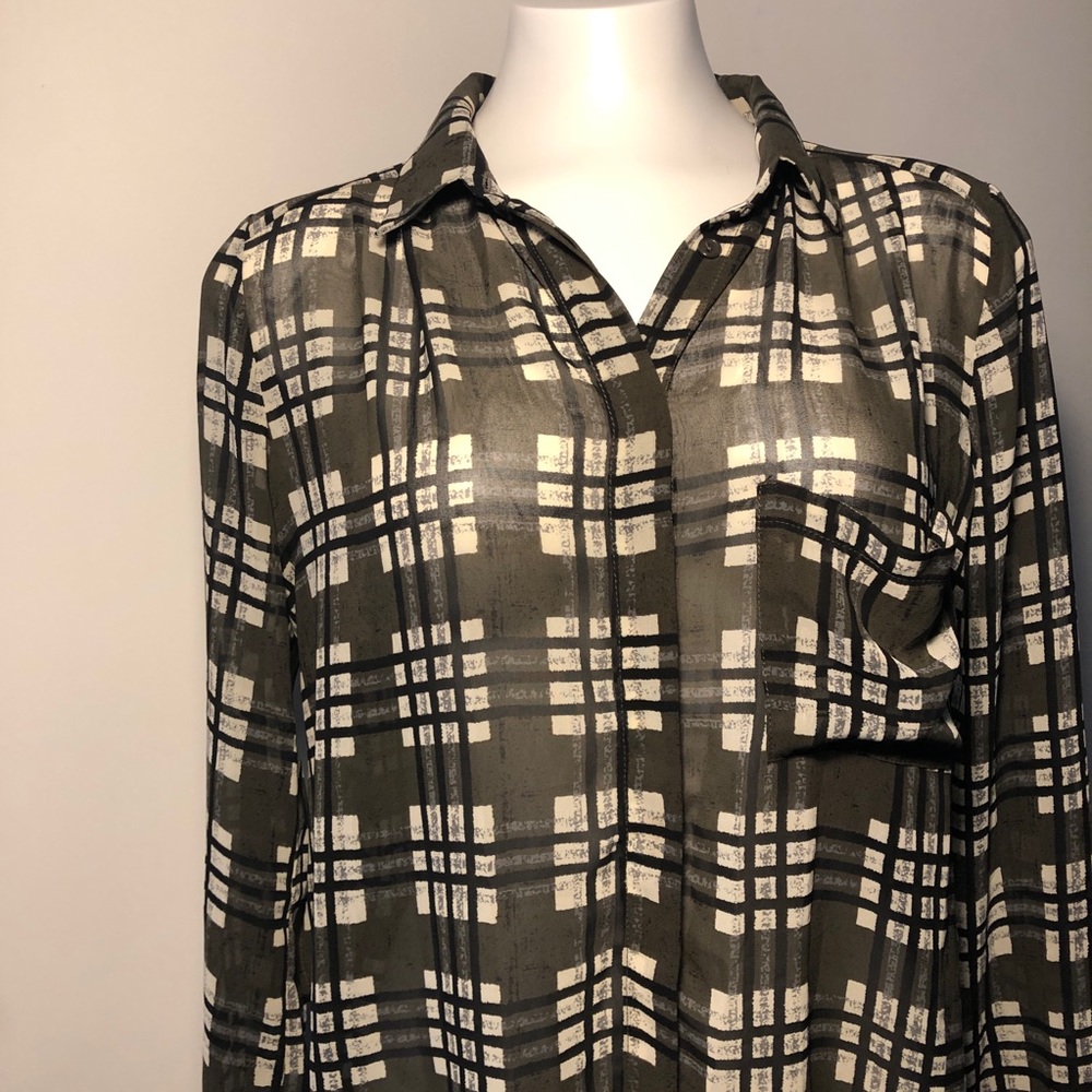 ASTR the Label | High-low button-down | Small - Picture 2 of 6